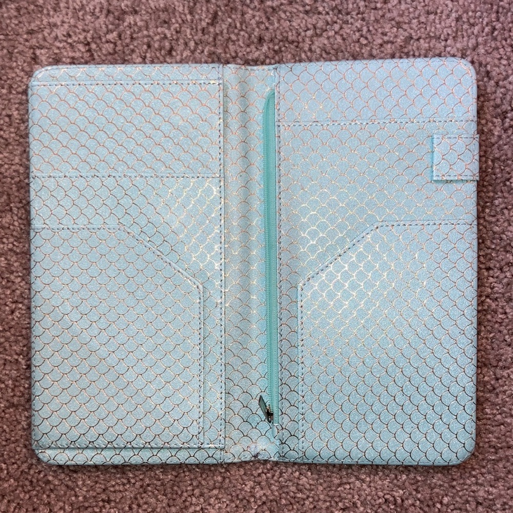 Mermaid-print server booklet, EUC!
